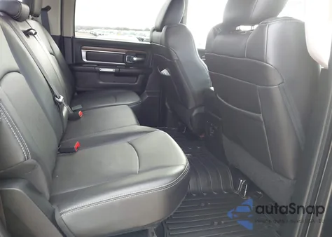 2016 Ram 2500 Laramie z USA, uszkodzony, nr VIN 3C6UR5FJ0GG381026